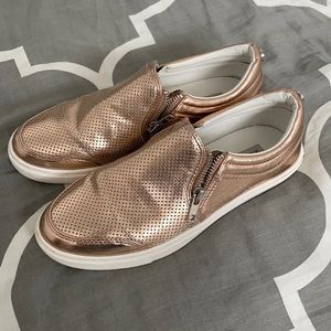 Steve Madden Metallic Sneaker